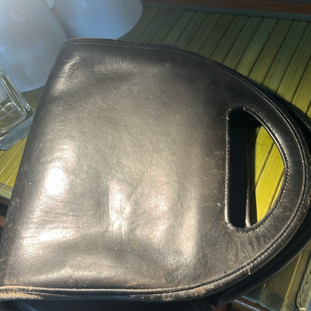 Coach- purse- needs a good clean up and reconditioning